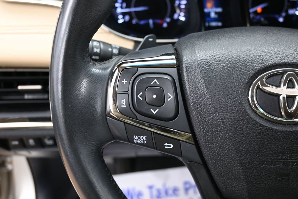 Used 2014 Toyota Avalon Limited image 16