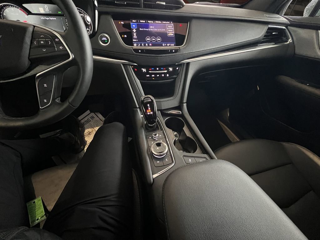 Certified 2025 Cadillac XT5 Premium Luxury image 23