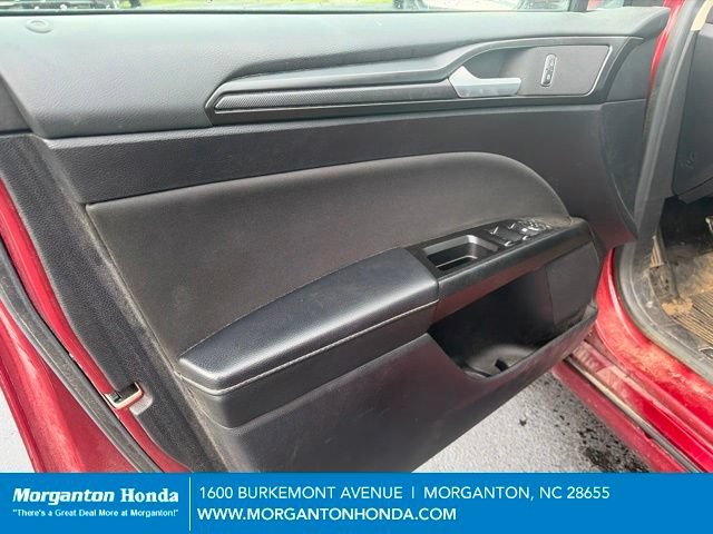 Used 2018 Ford Fusion SE w/ Equipment Group 201A FWD image 12