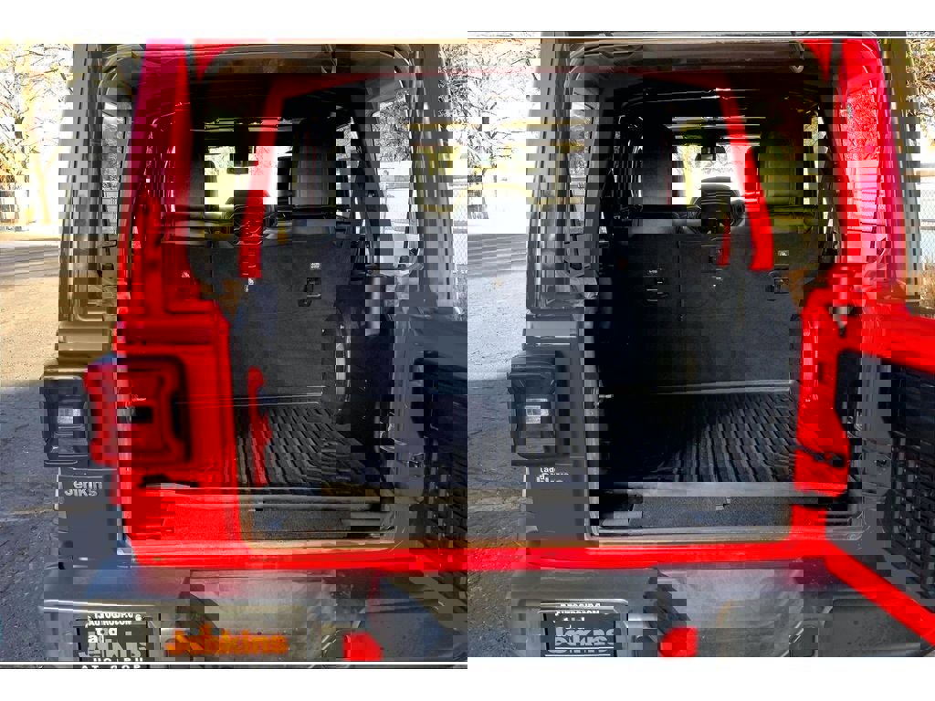 Used 2019 Jeep Wrangler Unlimited Sahara image 10