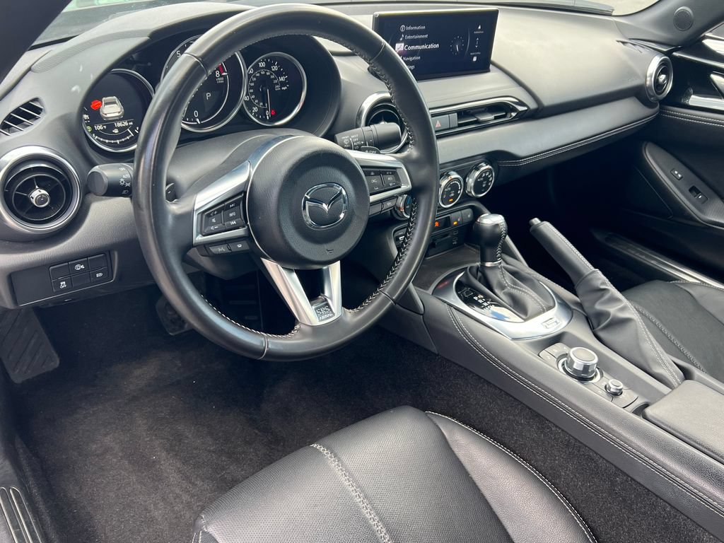 Used 2025 MAZDA MX-5 Miata RF Grand Touring RWD image 15