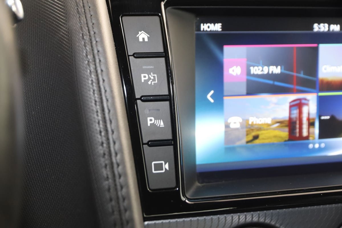 Used 2018 Jaguar F-TYPE R-Dynamic RWD image 48