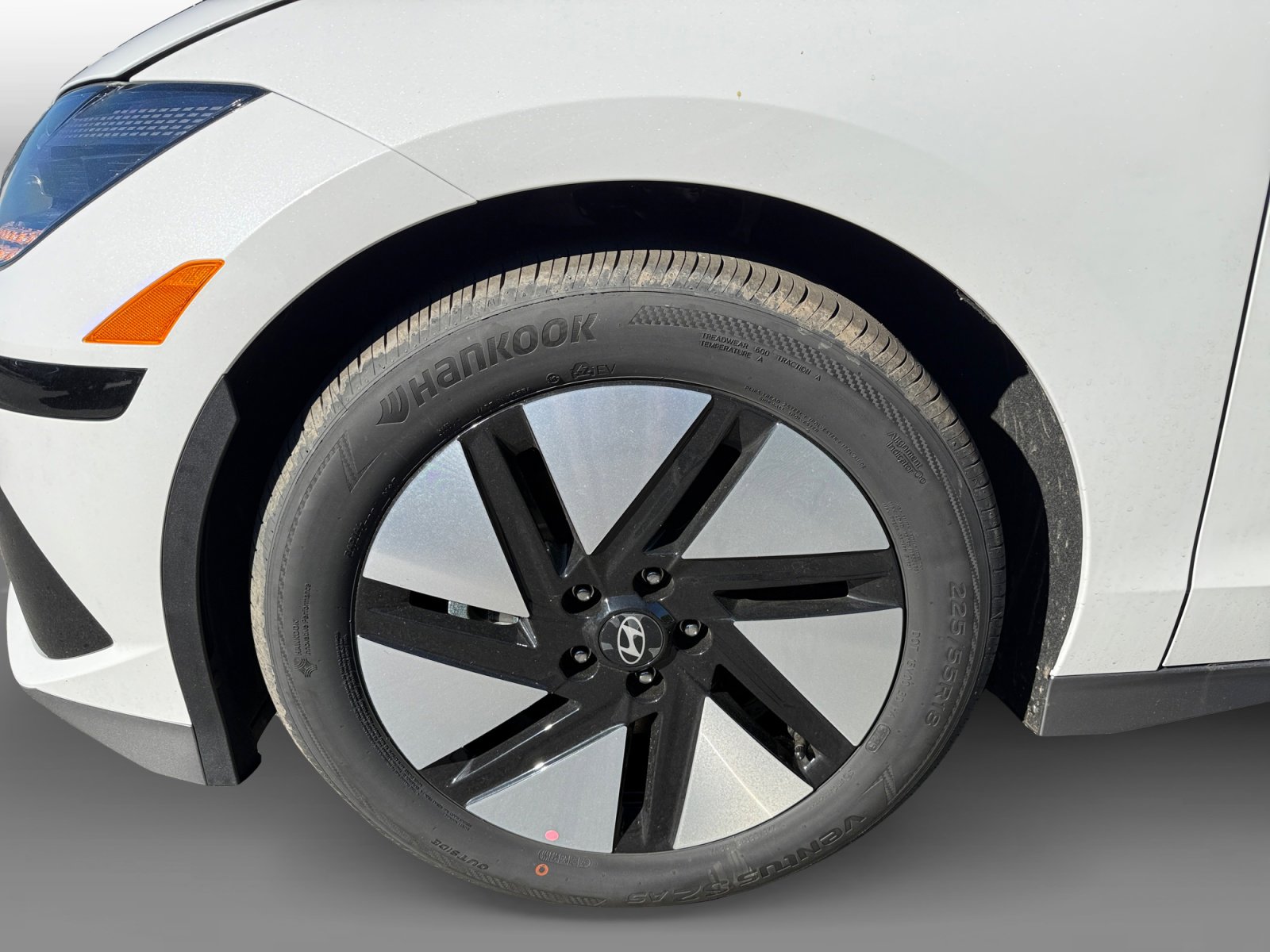 New 2025 Hyundai Ioniq 6 SE image 9