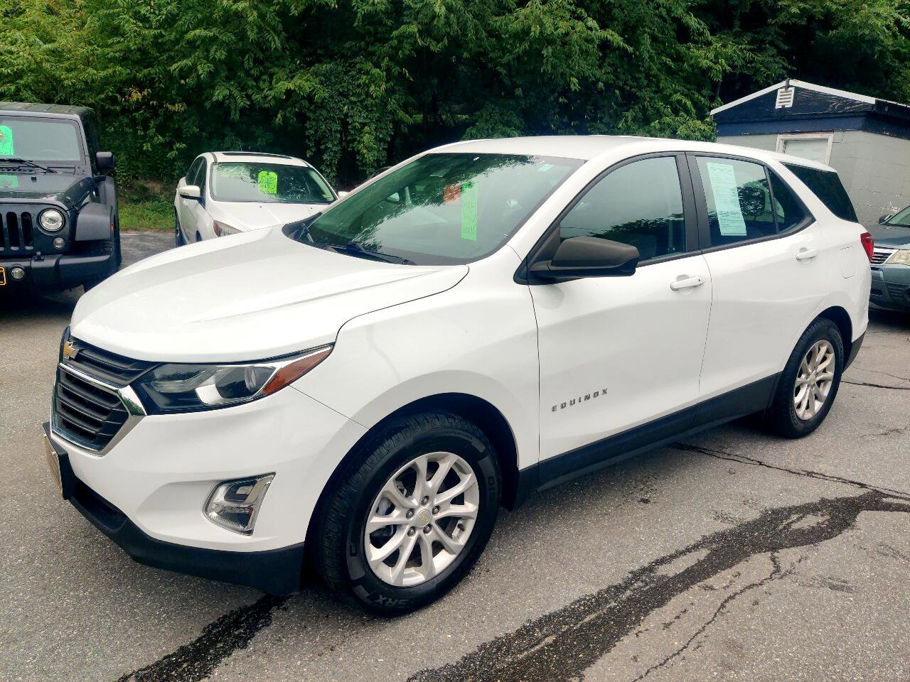 Used 2020 Chevrolet Equinox LS image 2