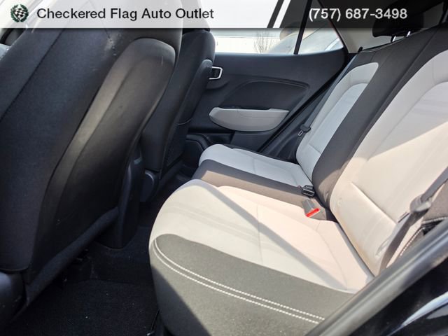 Used 2023 Hyundai Venue SEL image 21