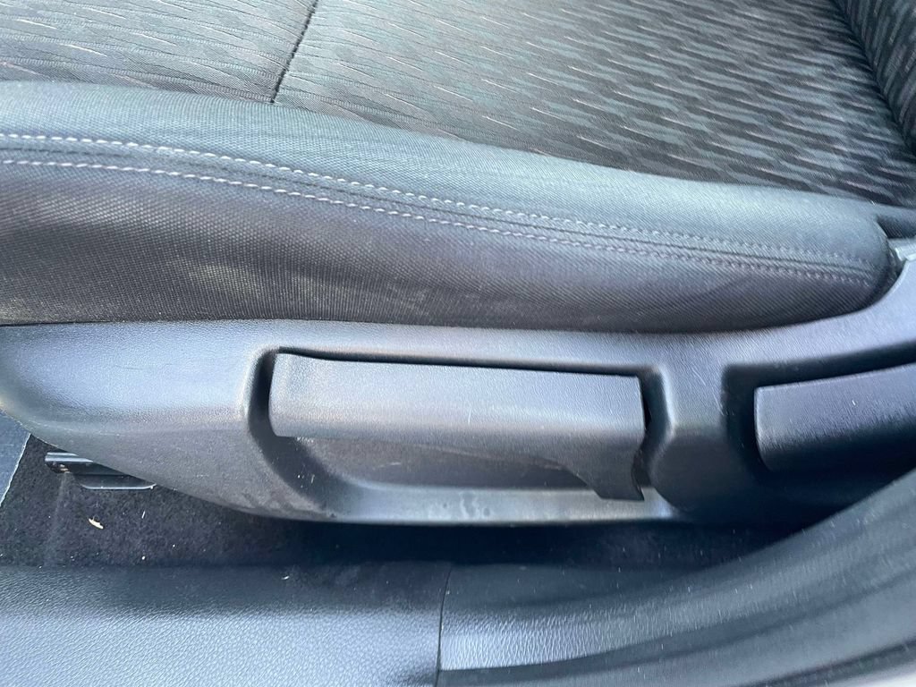 Used 2019 Nissan Rogue S FWD image 21