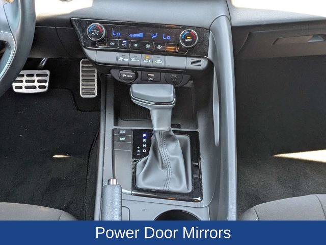 Used 2025 Hyundai Elantra Sport FWD image 21