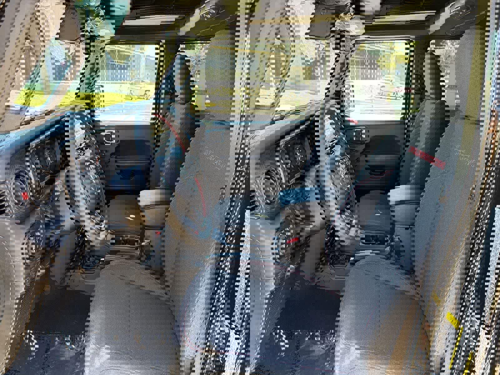 Used 2024 Jeep Wrangler Unlimited Rubicon w/ Technology Group image 22