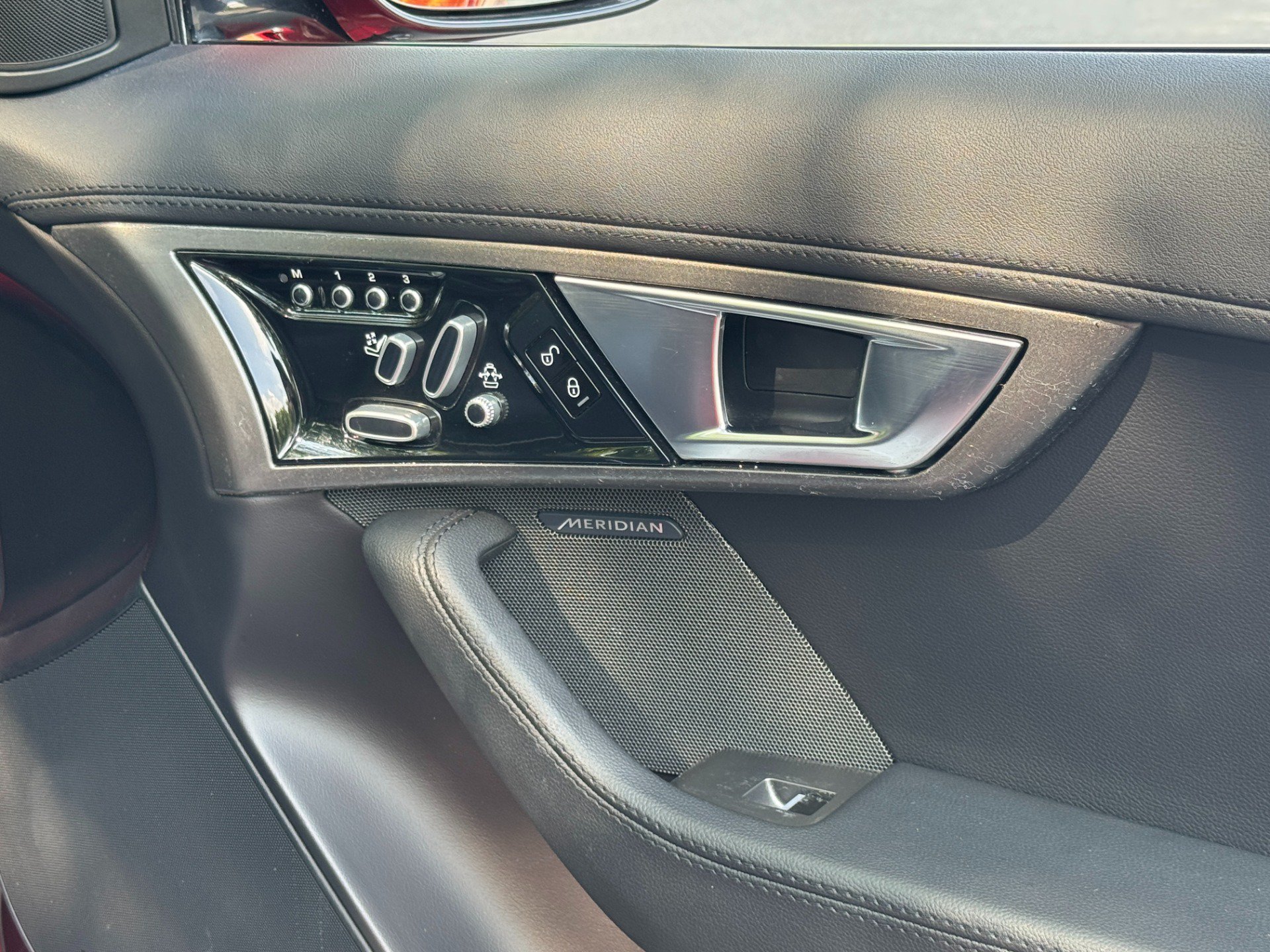 Used 2014 Jaguar F-TYPE Convertible RWD image 51