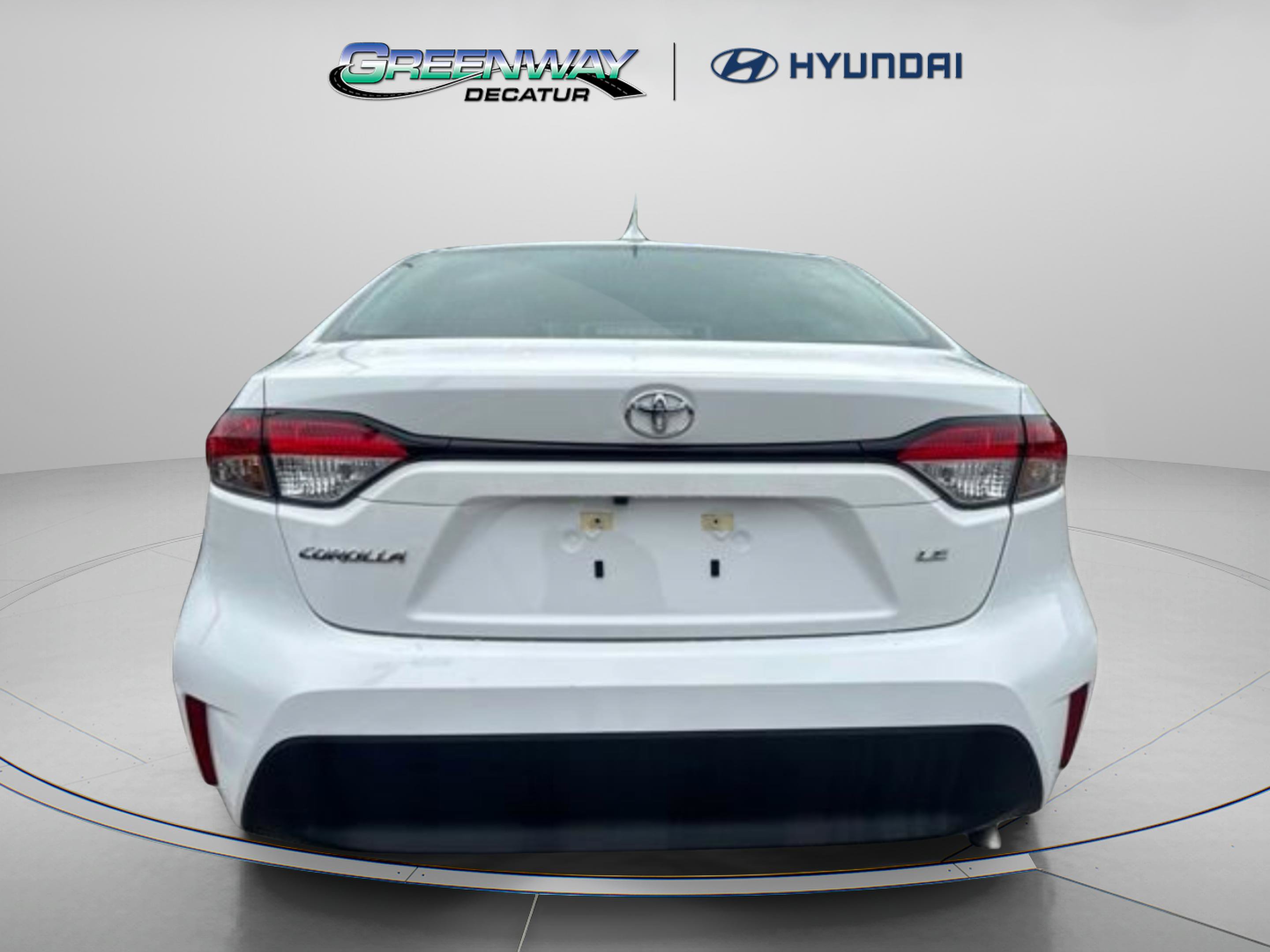 Used 2025 Toyota Corolla LE FWD image 5
