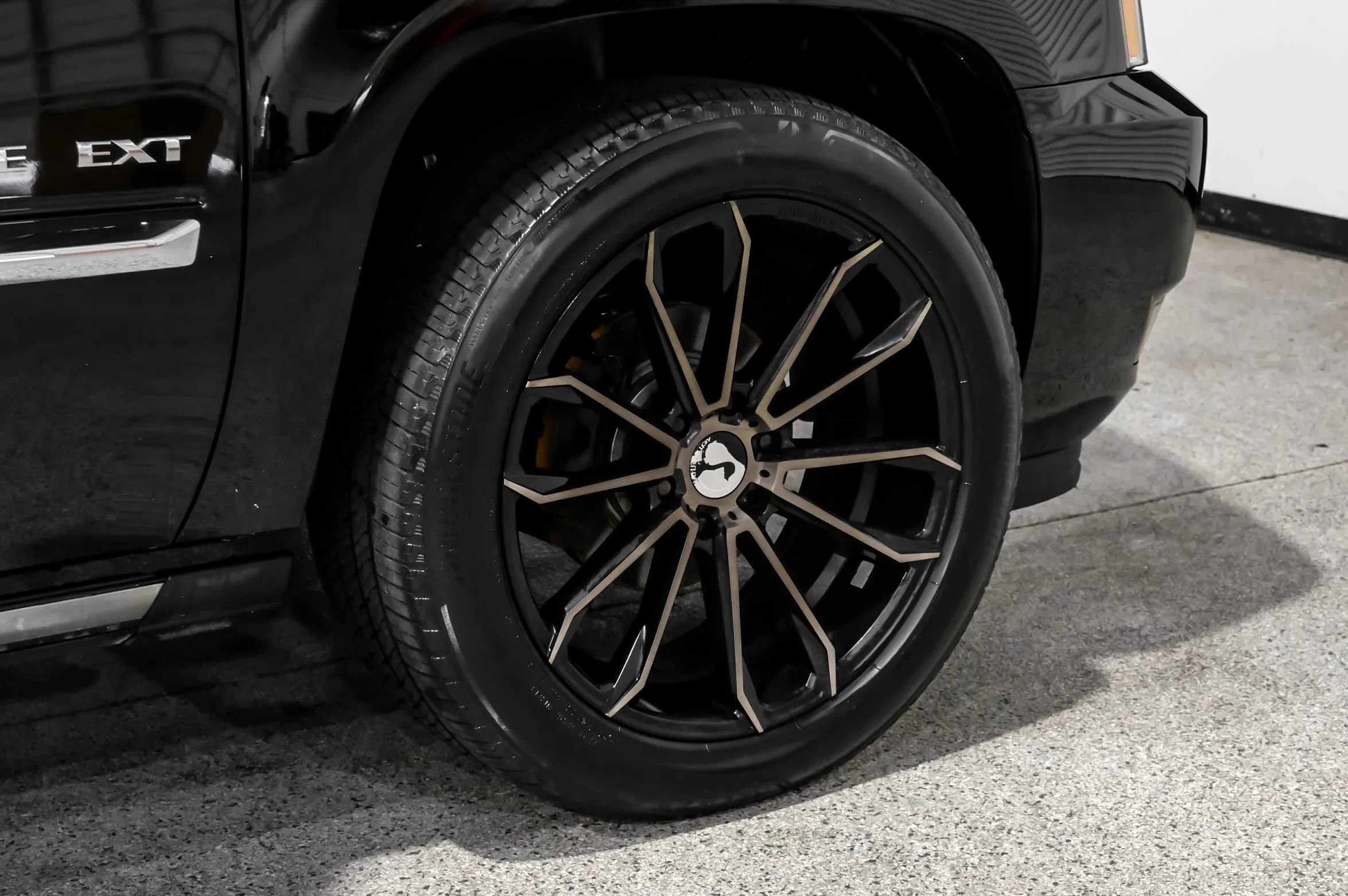 Used 2012 Cadillac Escalade EXT Premium AWD/4WD image 60