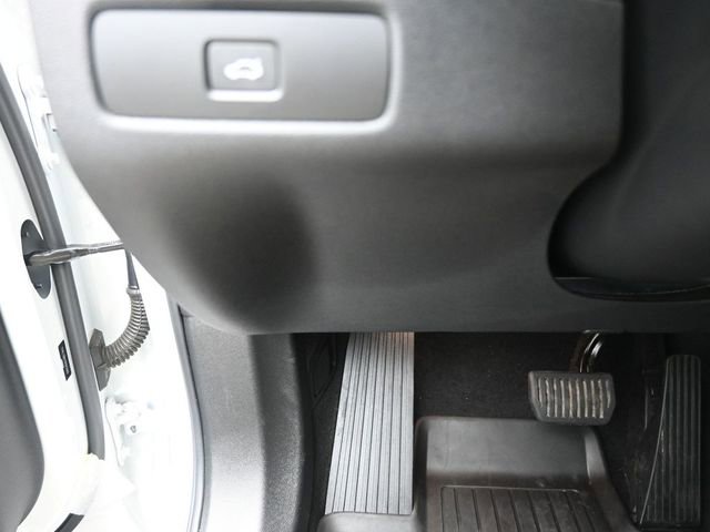 Used 2024 Volvo XC60 B5 Core image 16