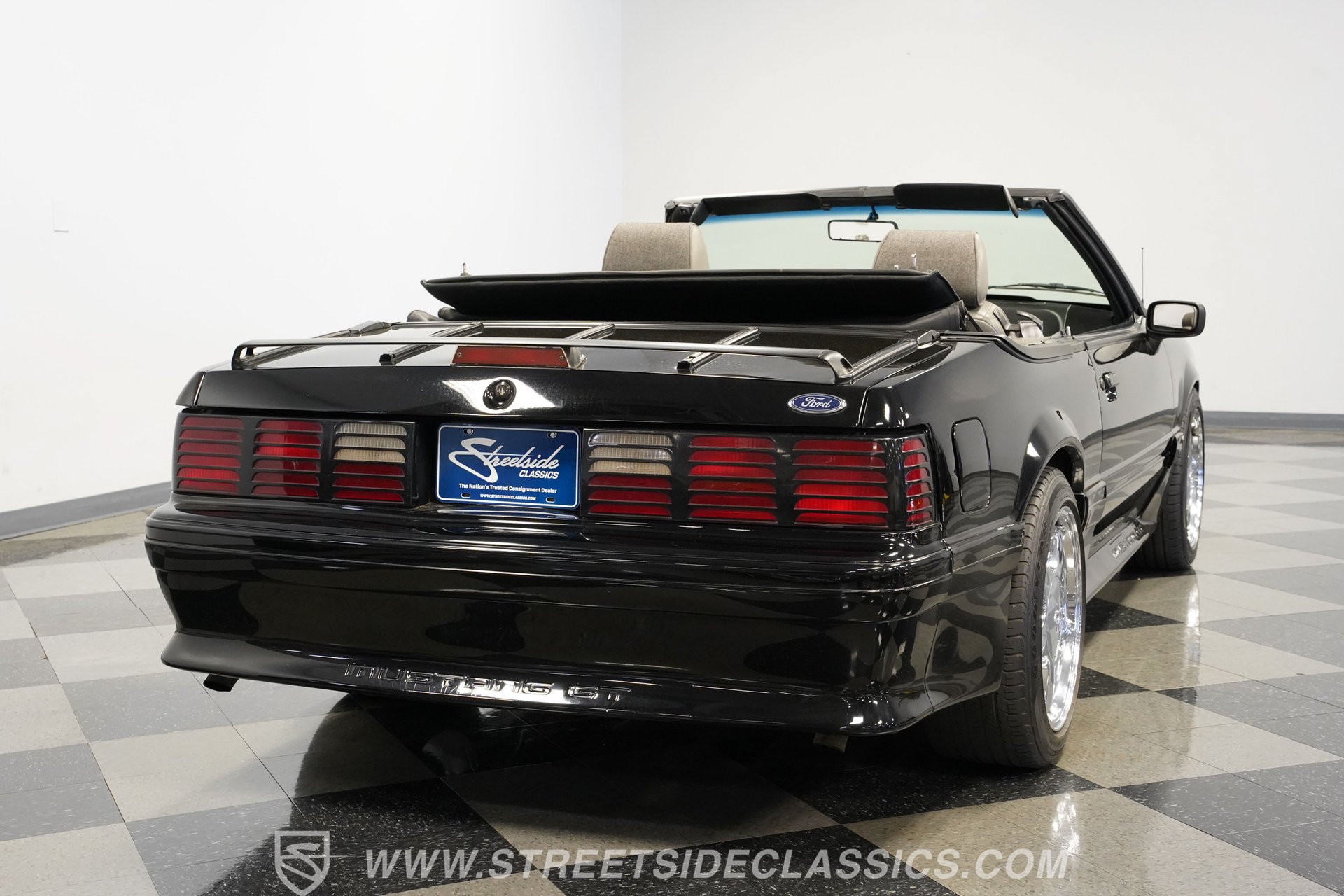 Used 1989 Ford Mustang GT RWD image 12