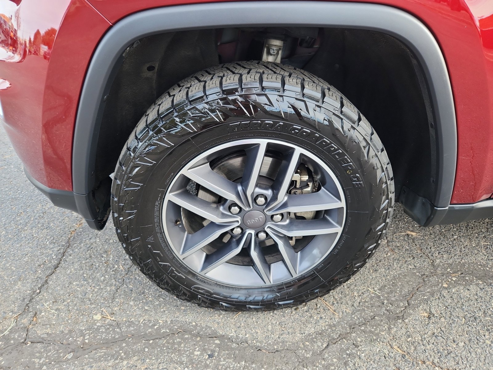 Used 2019 Jeep Grand Cherokee Laredo w/ 18" Wheel & 8.4" Radio Group image 26