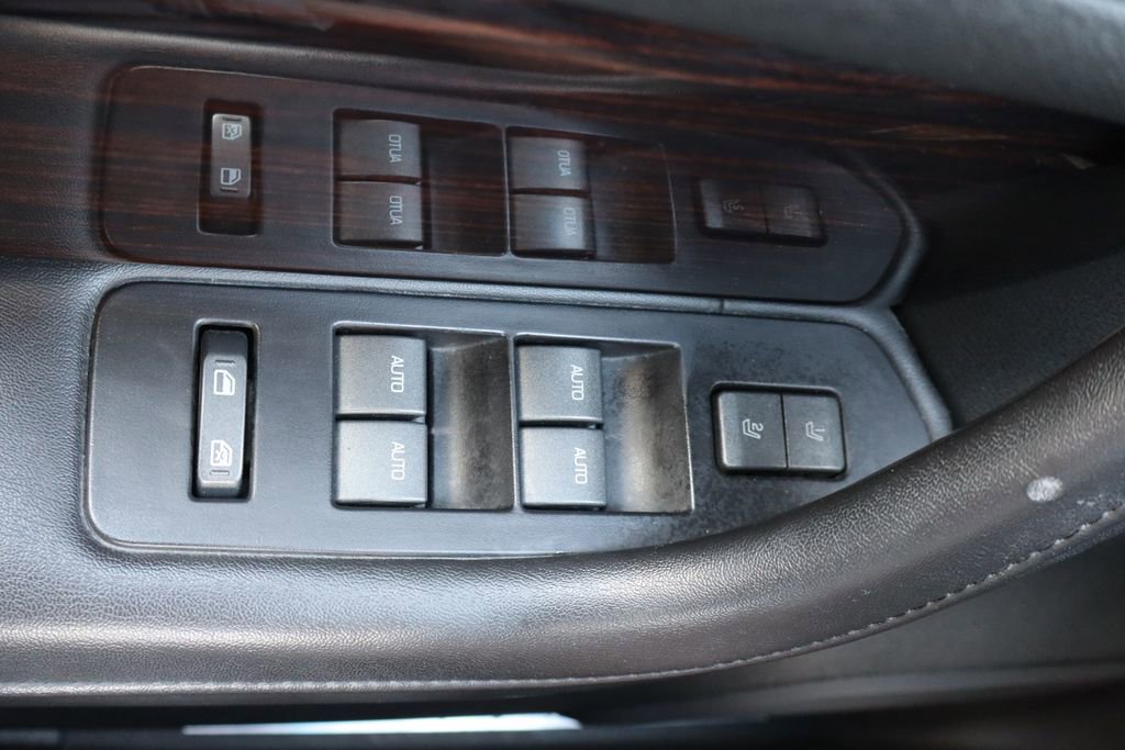 Used 2012 Lincoln MKS AWD image 30