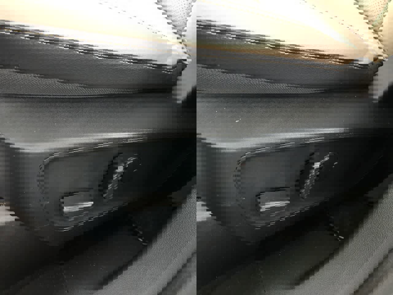 Used 2021 Ford Escape Titanium image 13