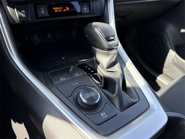 Used 2022 Toyota RAV4 SE w/ SE Grade Weather Package image 20