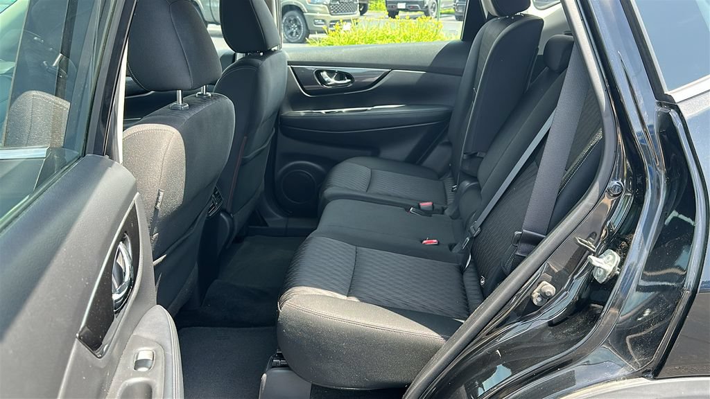 Used 2018 Nissan Rogue S AWD/4WD image 24
