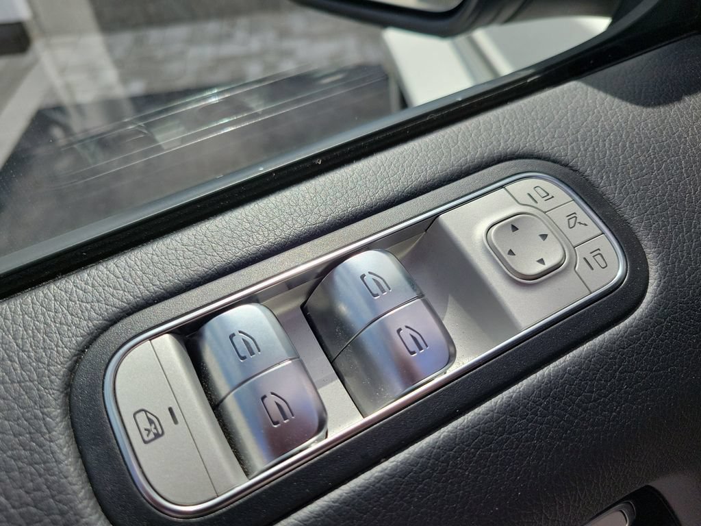 Used 2025 Mercedes-Benz G 550 image 17