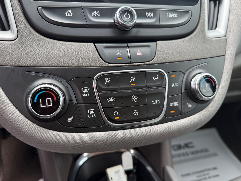 Used 2022 Chevrolet Malibu LT FWD image 30