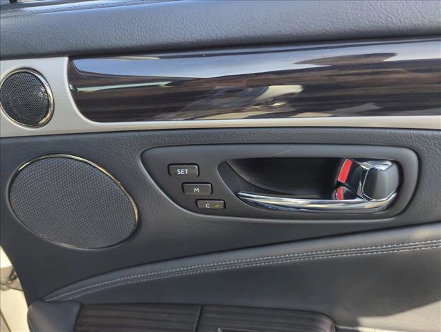 Used 2013 Lexus LS 460 w/ Ultra Luxury Pkg image 23