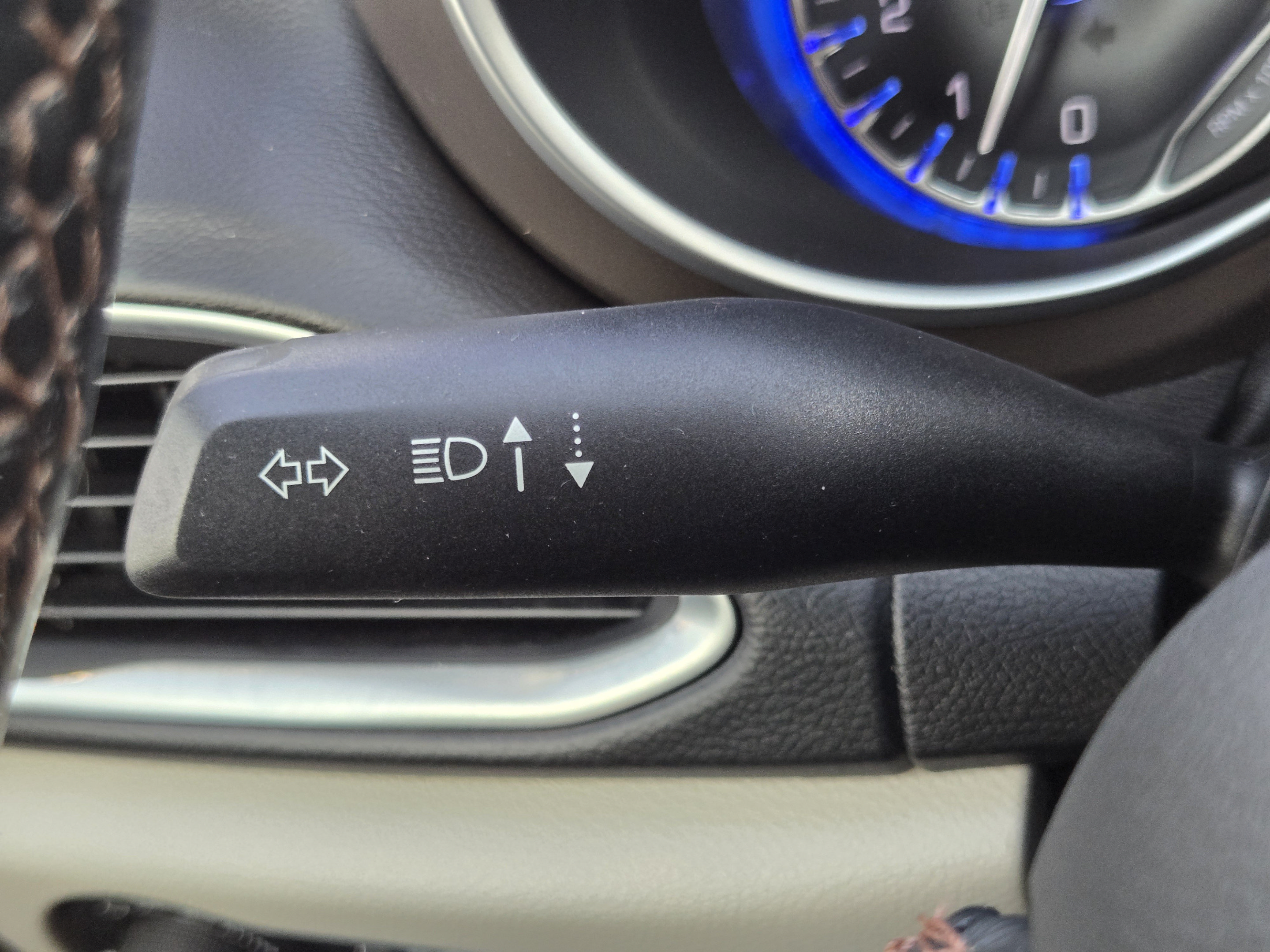 Used 2019 Chrysler Pacifica Touring-L Plus FWD image 18