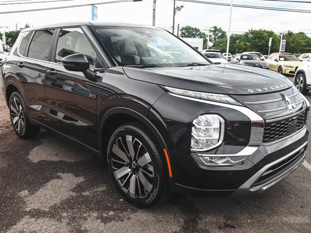 New 2025 Mitsubishi Outlander SE image 3
