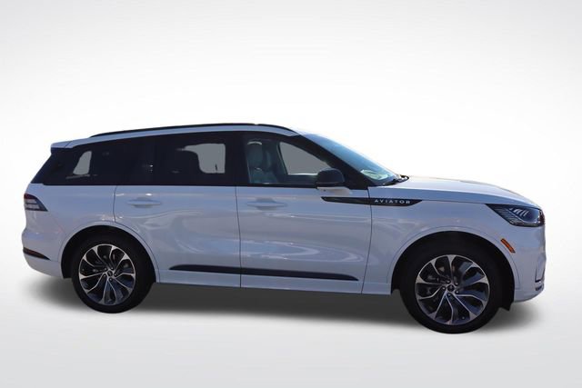 New 2025 Lincoln Aviator 2WD w/ Jet Appearance Package image 2