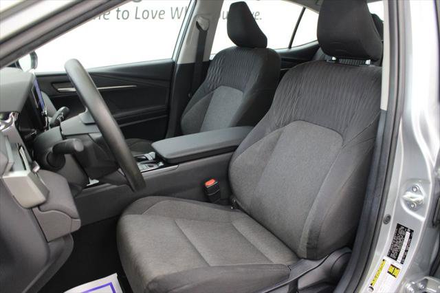 Used 2025 Toyota Camry LE FWD image 14