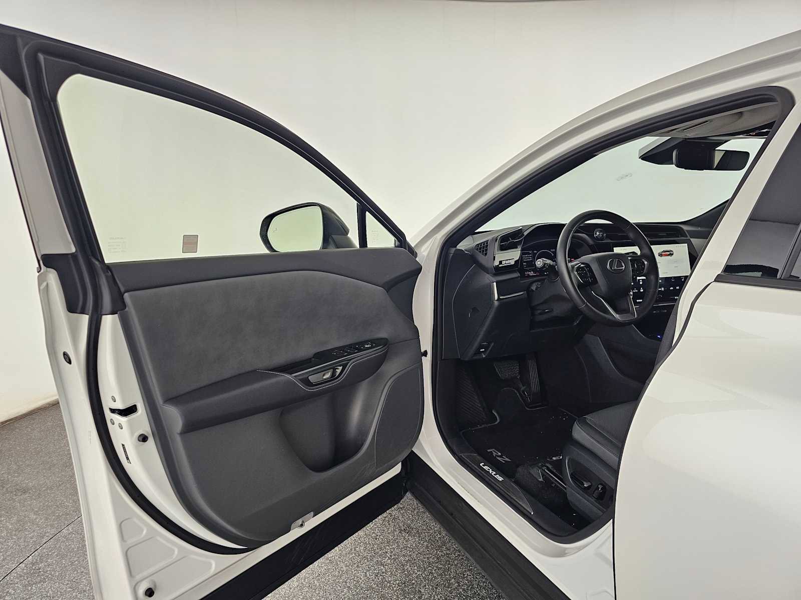 Used 2025 Lexus RZ 300e w/ Accessory Package (P5) FWD image 19