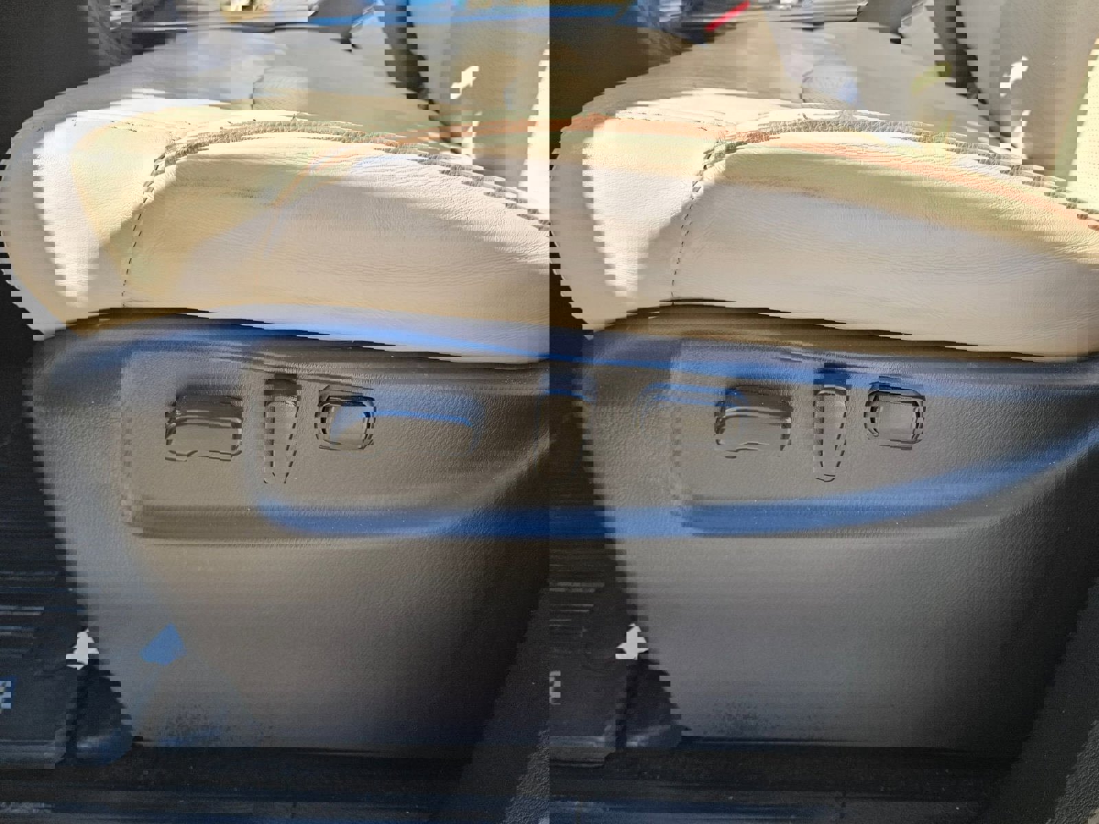 Used 2020 Nissan Armada Platinum w/ Captain's Chairs Package image 57