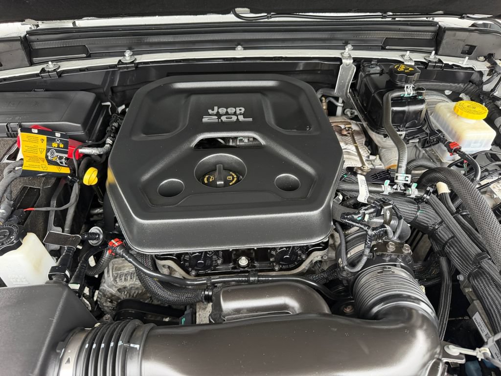 Used 2021 Jeep Wrangler Unlimited Sahara AWD/4WD image 29