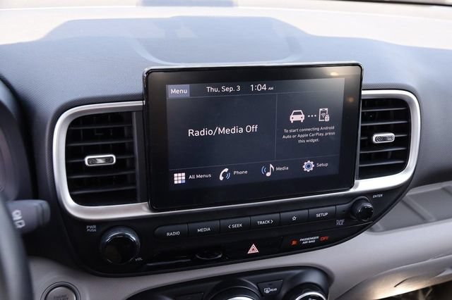Used 2025 Hyundai Venue SEL FWD image 16