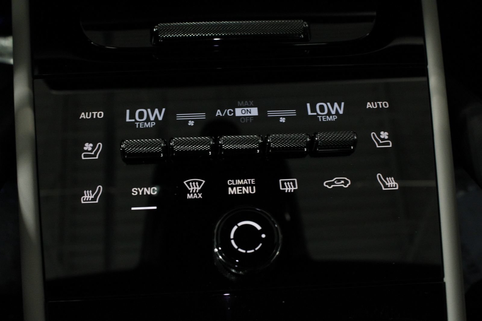 New 2026 Porsche Cayenne Coupe AWD/4WD image 30