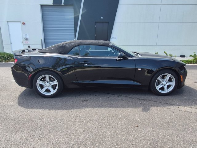 Used 2016 Chevrolet Camaro LT RWD image 3