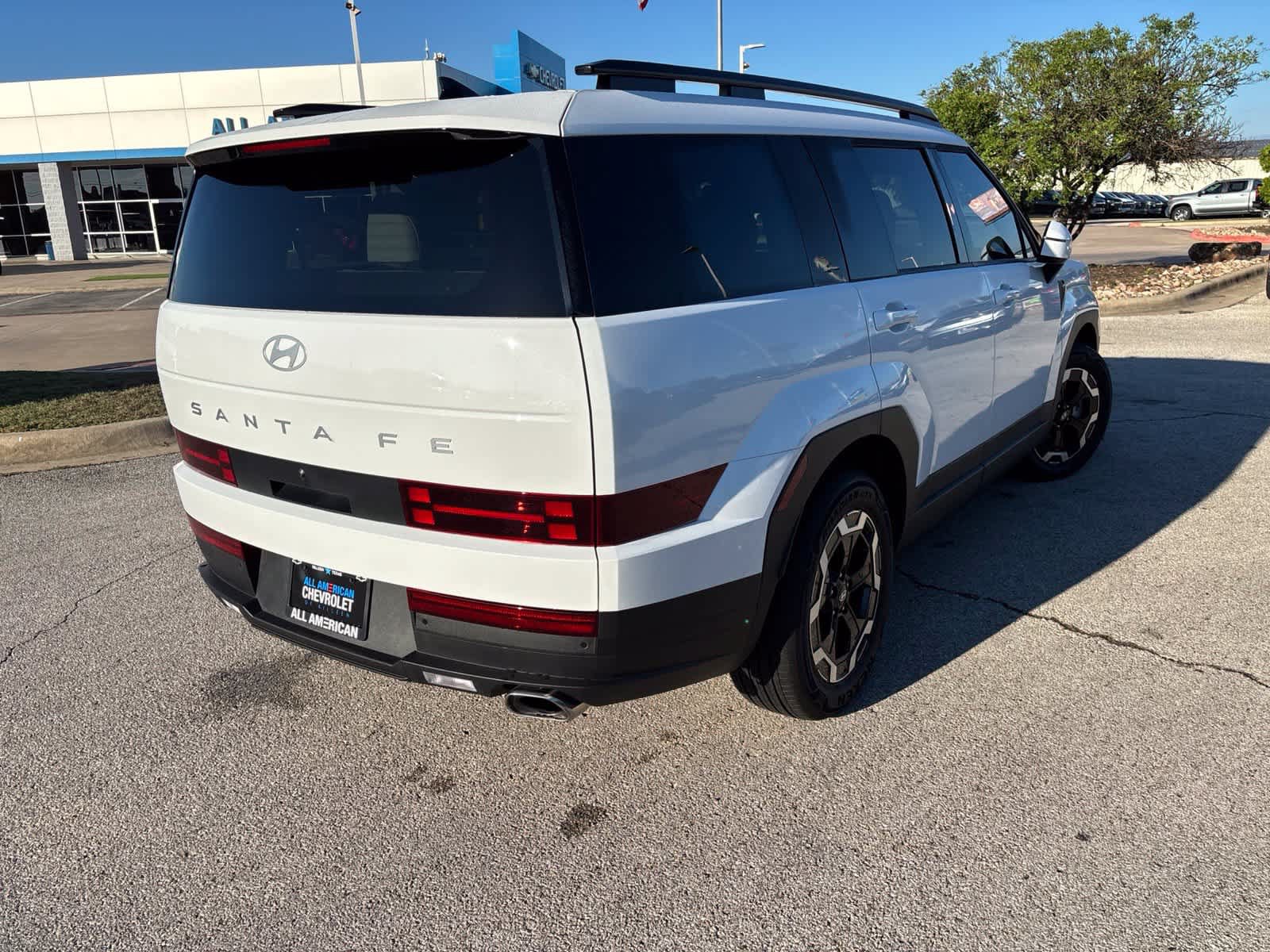 Used 2026 Hyundai Santa Fe SEL FWD image 5
