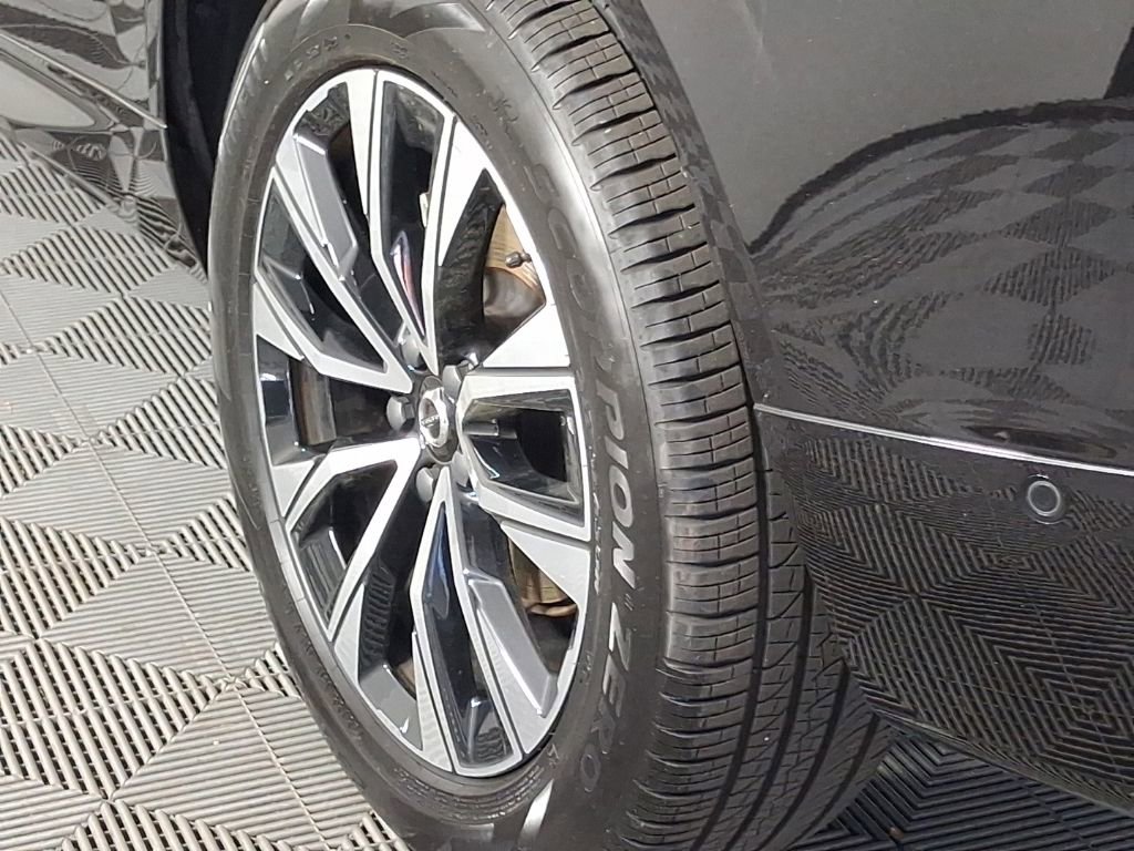 Certified 2025 Volvo XC60 B5 Plus AWD/4WD image 14