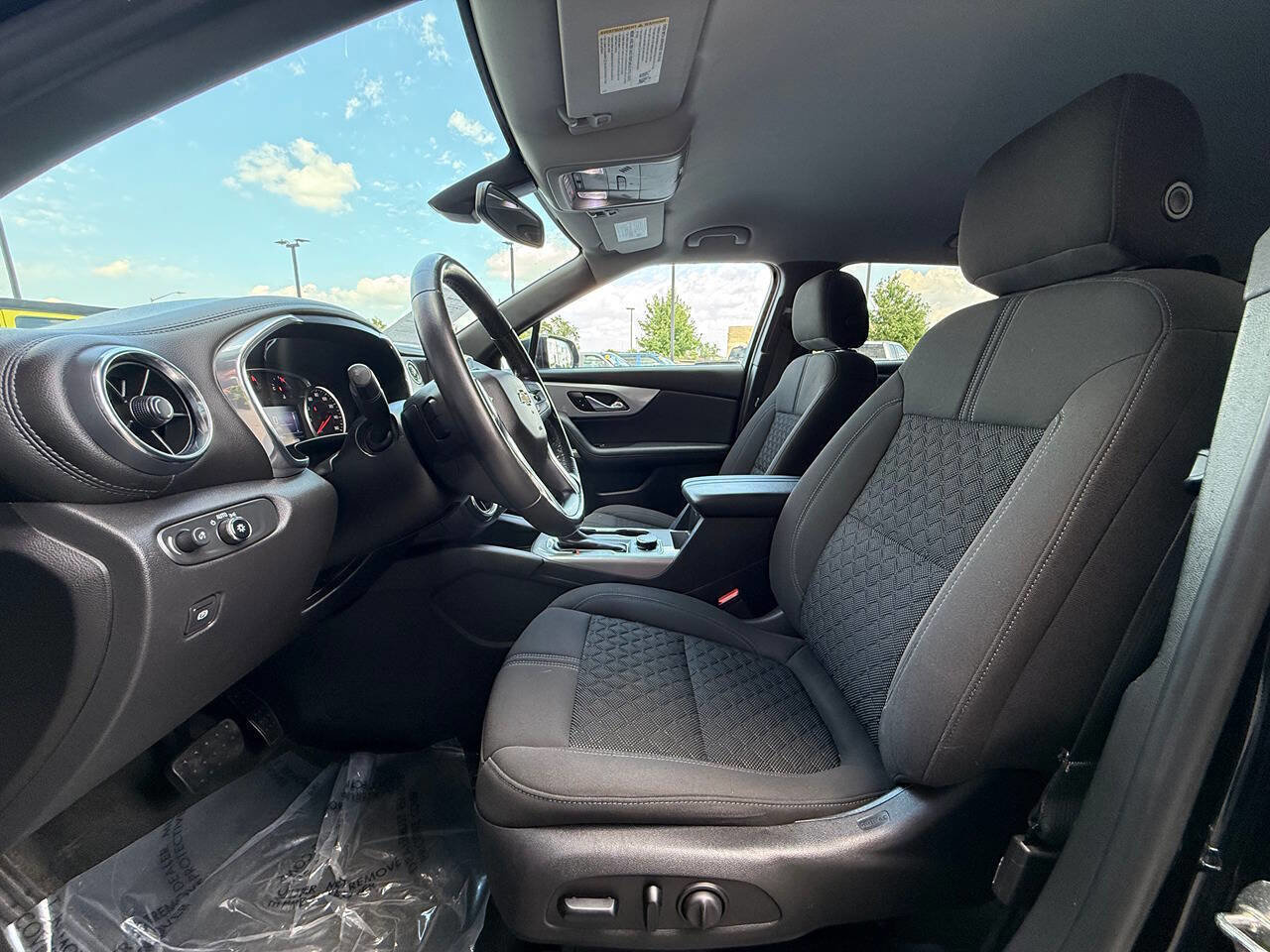 Used 2019 Chevrolet Blazer LT image 16