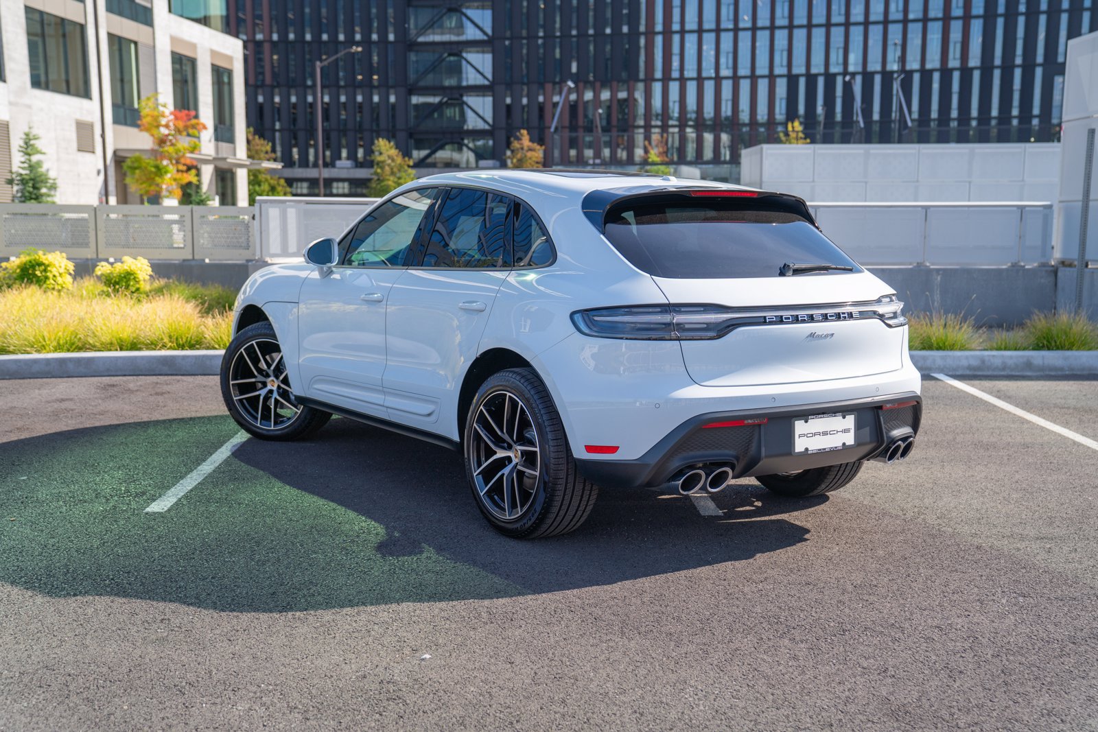 Certified 2026 Porsche Macan AWD/4WD image 3
