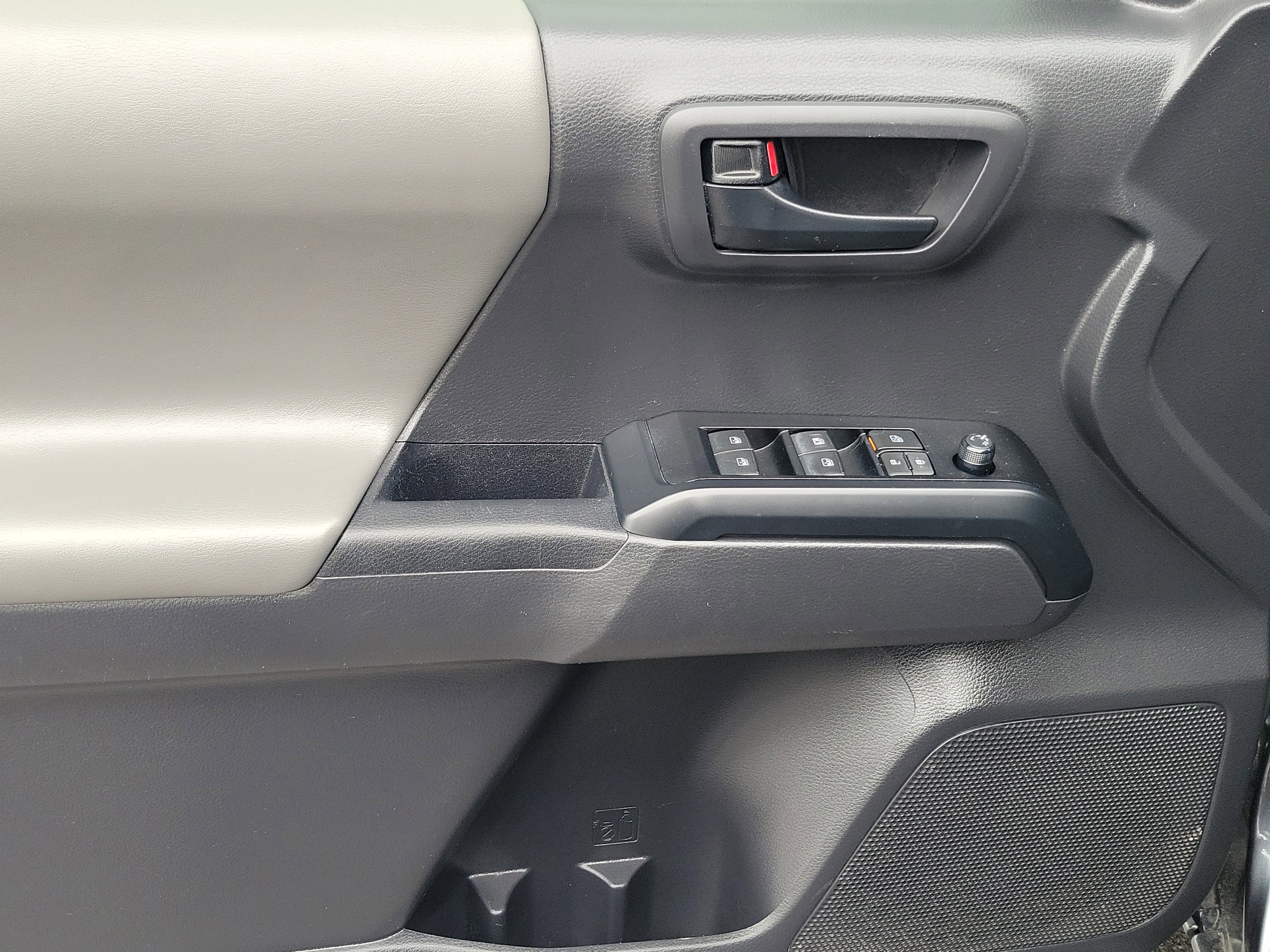 Certified 2023 Toyota Tacoma SR image 17