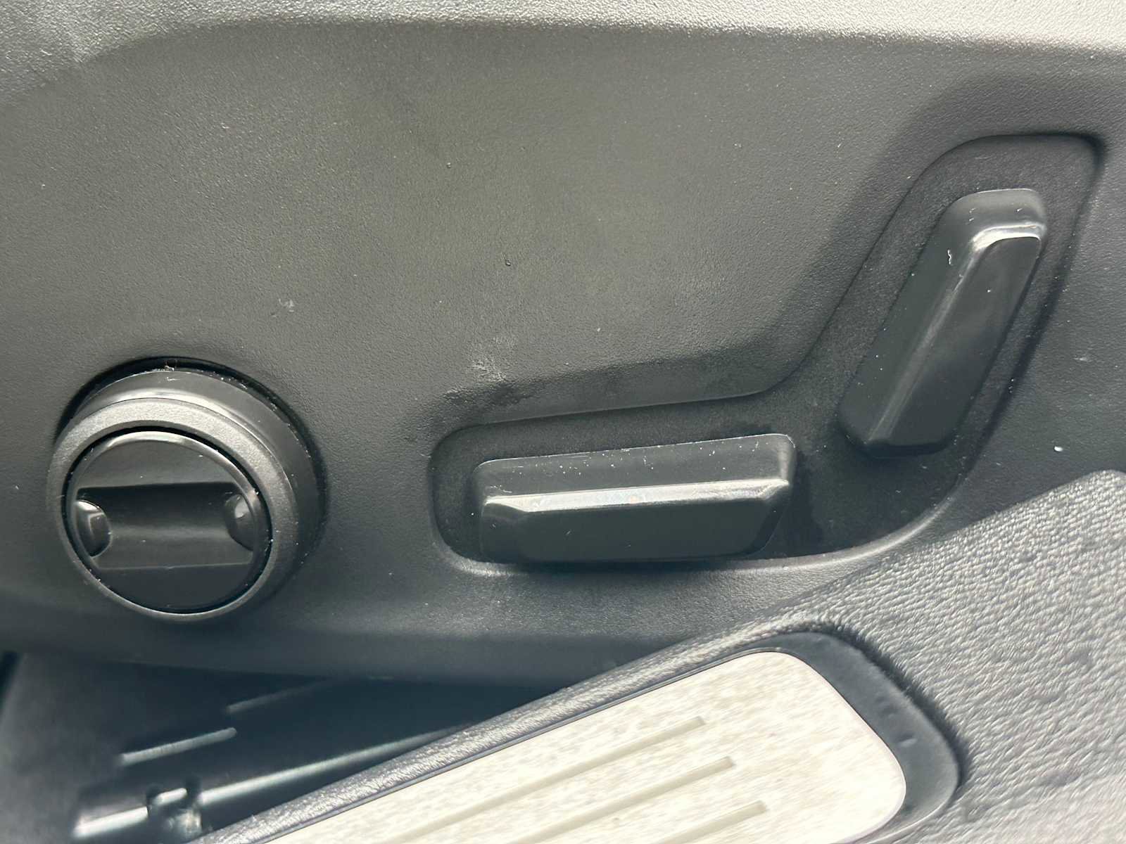 Certified 2025 Volvo V60 B5 Cross Country Plus image 22