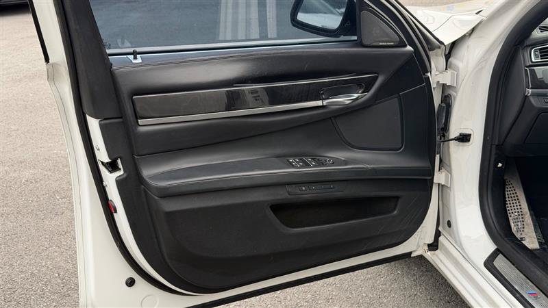 Used 2014 BMW 750Li RWD image 20