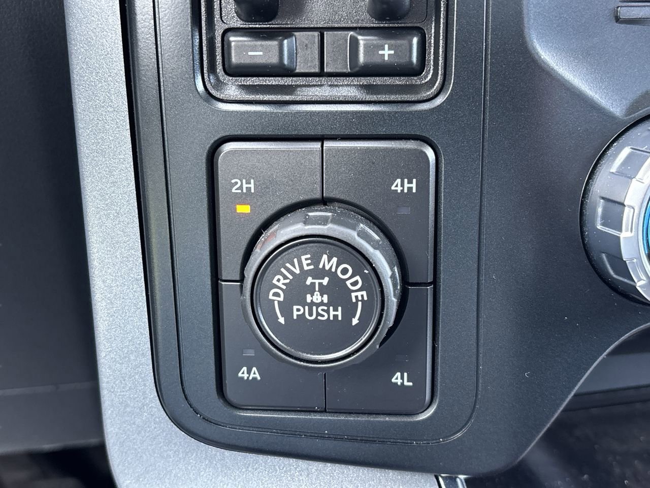 Certified 2023 Ford F150 Lariat w/ Equipment Group 502A High image 25