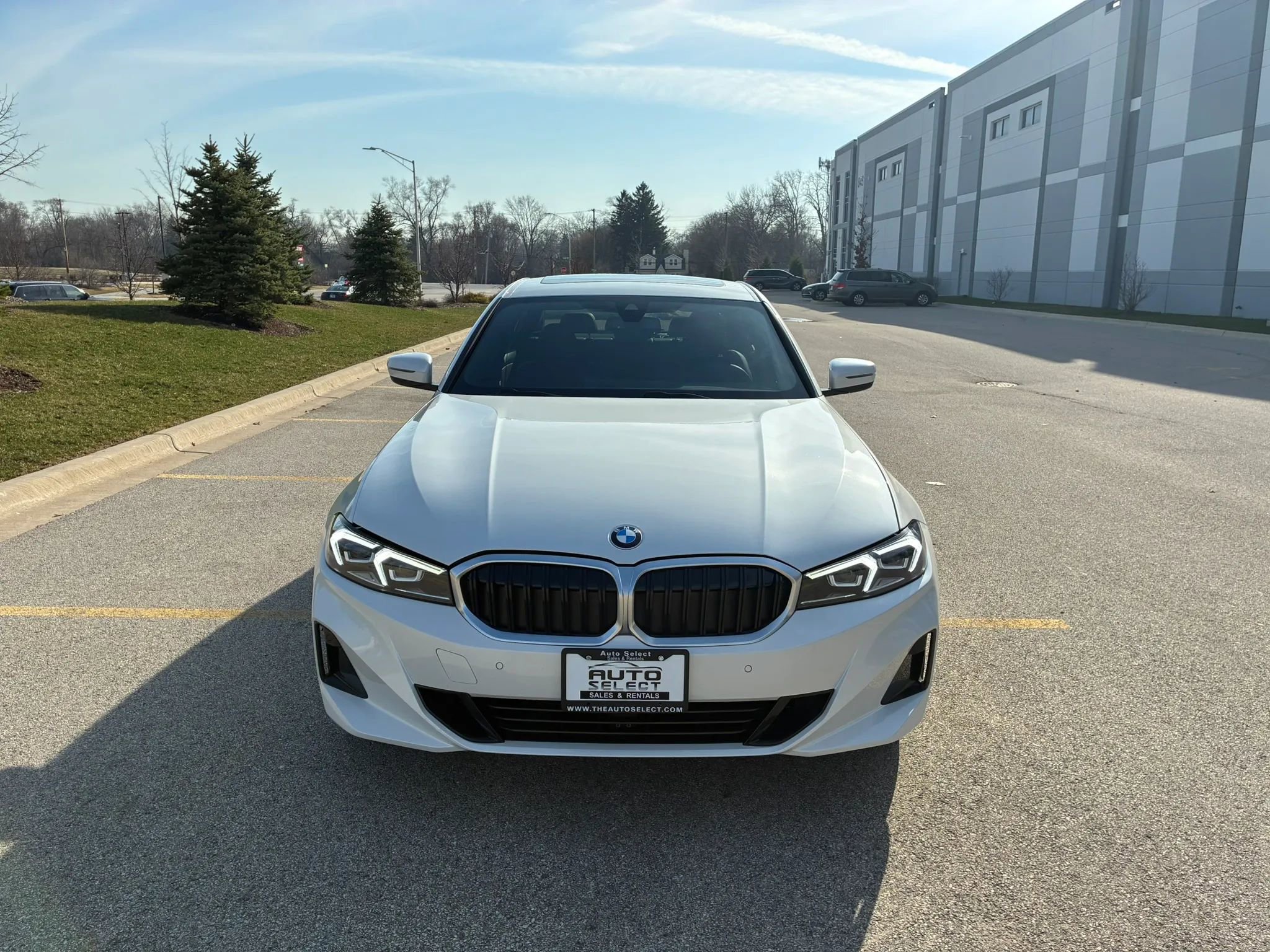 Used 2025 BMW 330i xDrive 330i xDrive Sedan 4D image 2