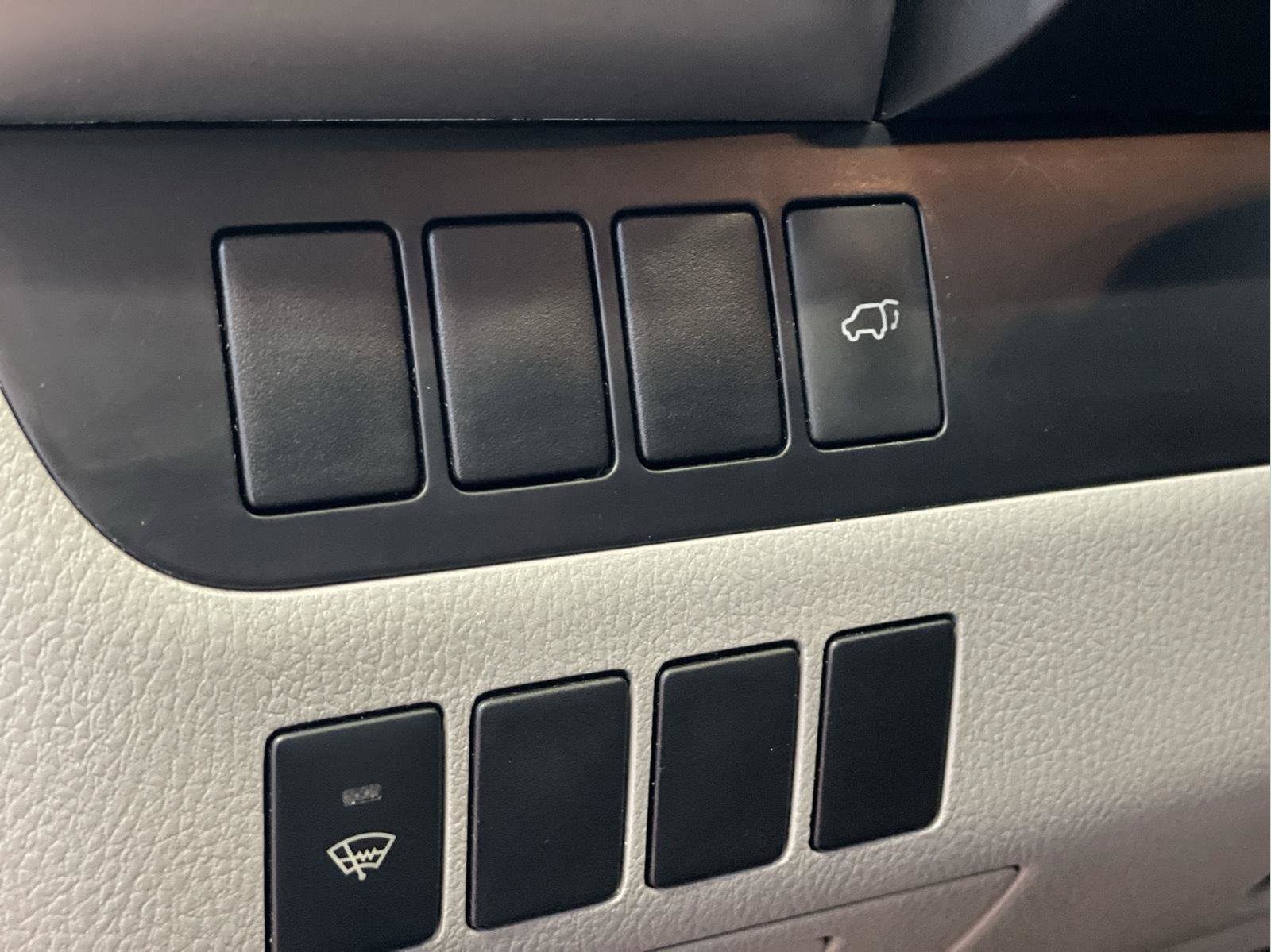 Used 2016 Toyota Highlander XLE AWD/4WD image 28