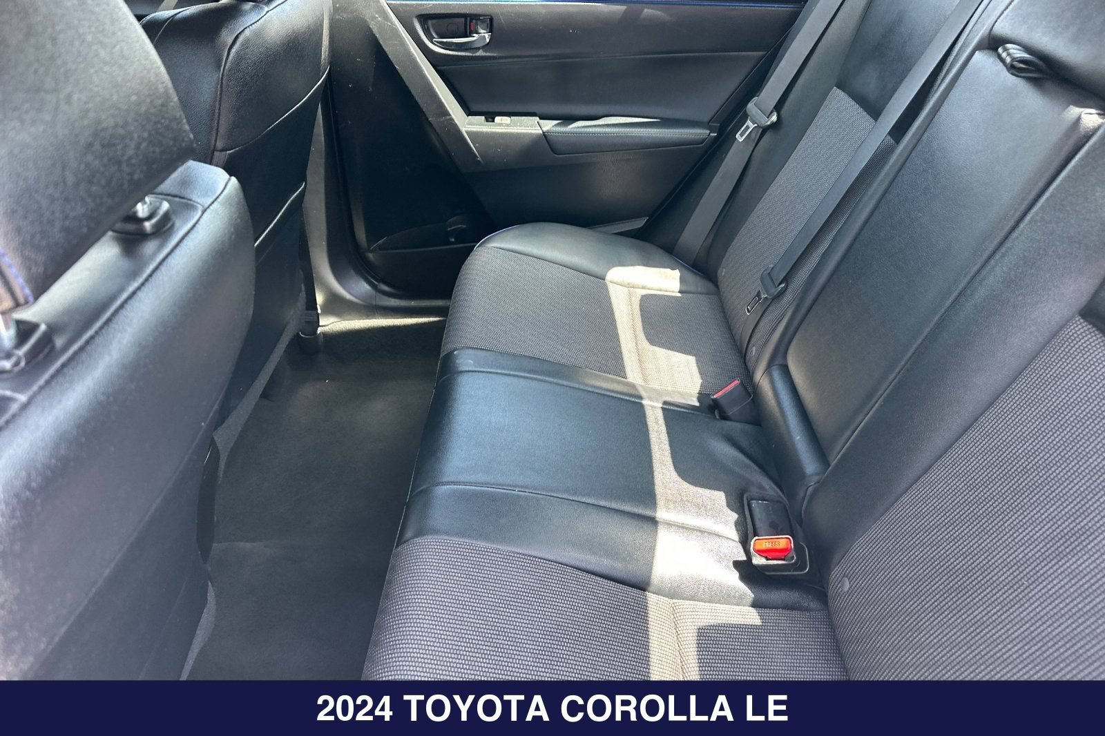 Used 2024 Toyota Corolla LE FWD image 13