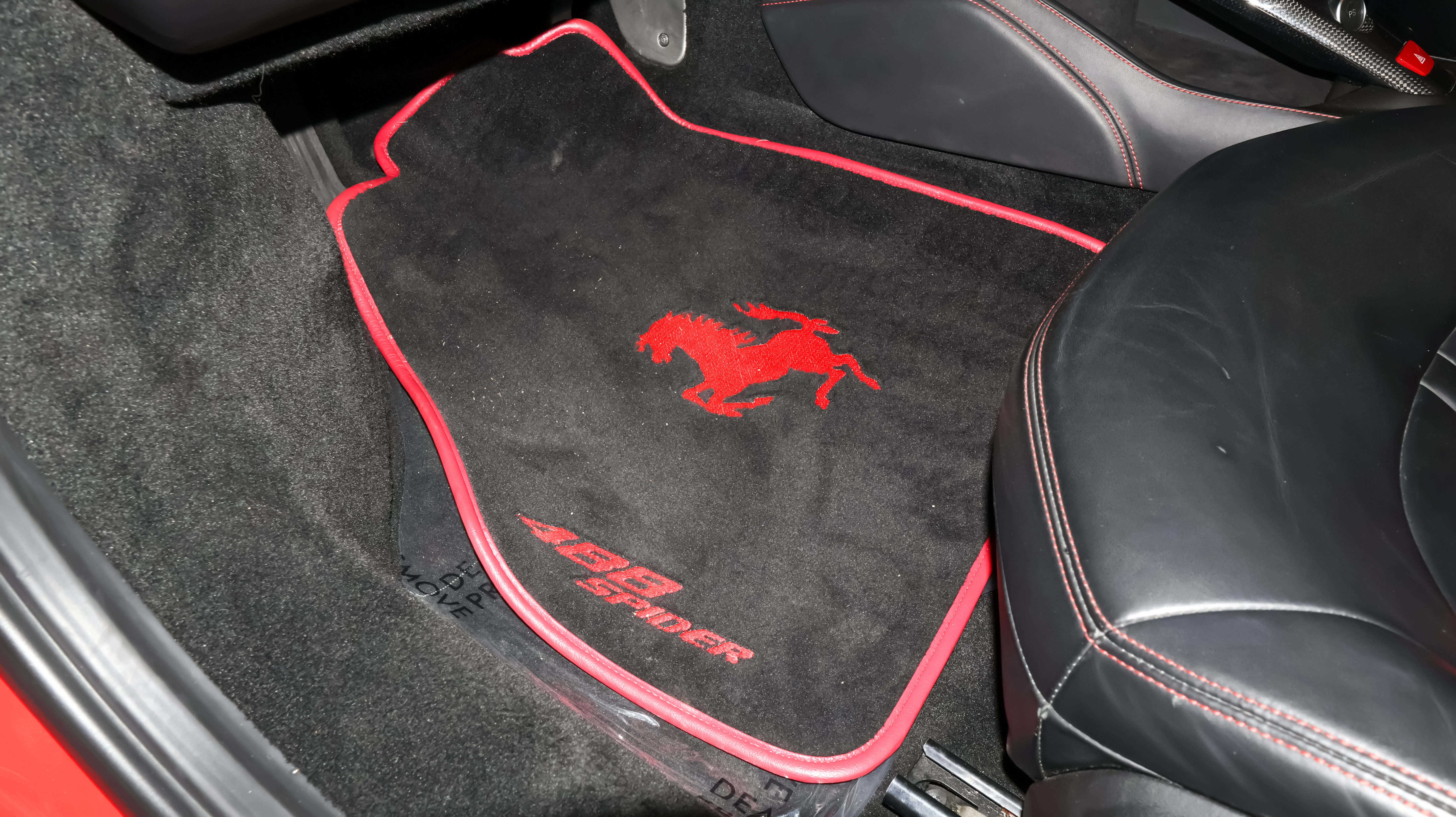 Used 2019 Ferrari 488 Spider RWD image 17