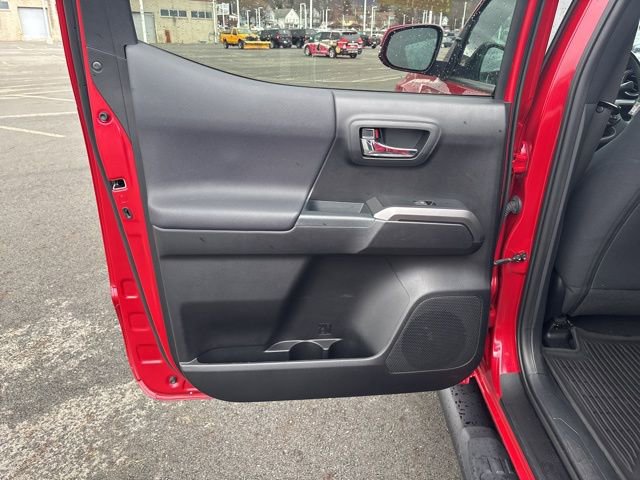Used 2021 Toyota Tacoma TRD Sport AWD/4WD image 17