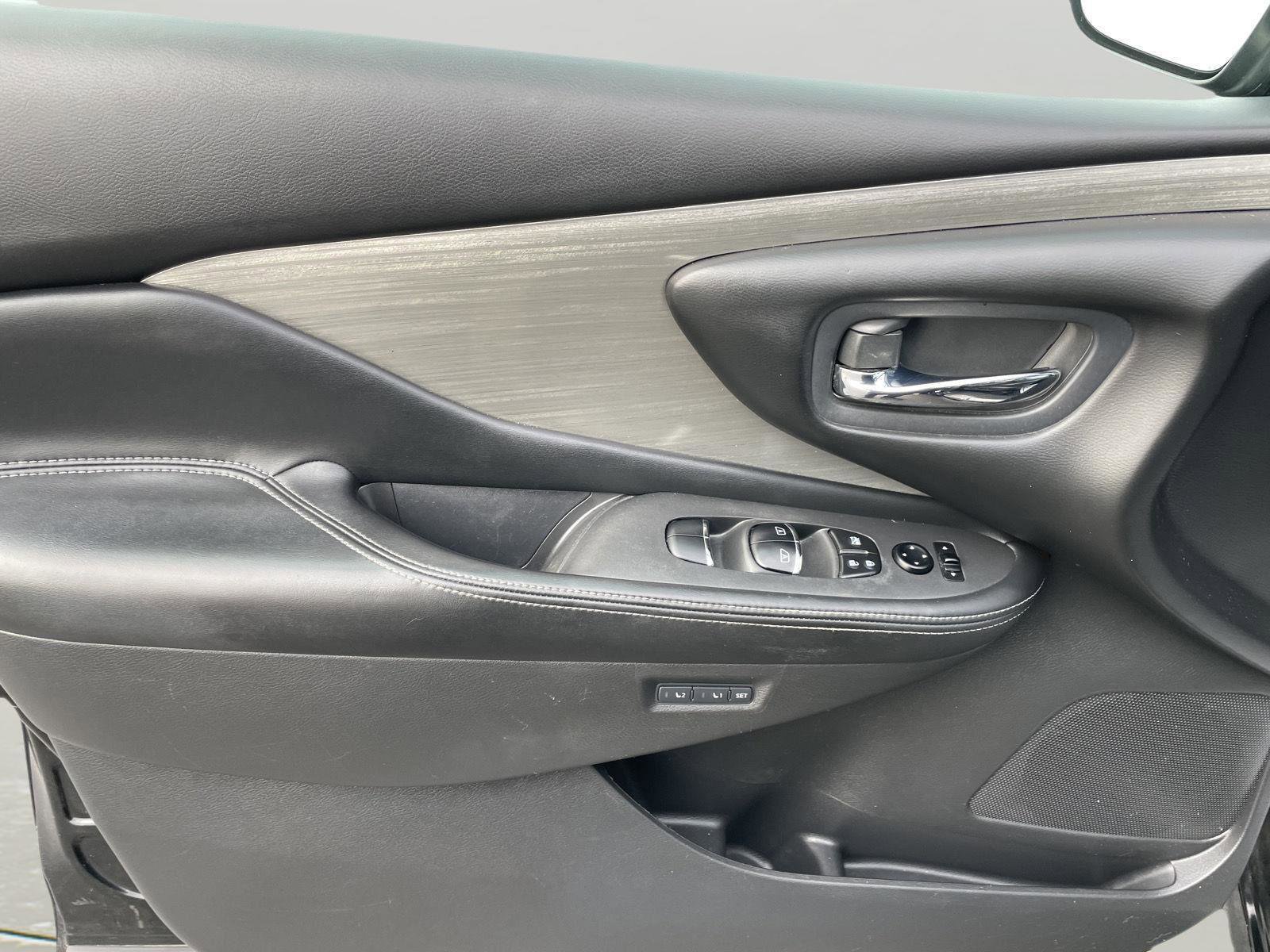 Used 2017 Nissan Murano Platinum w/ Platinum Technology Package image 23