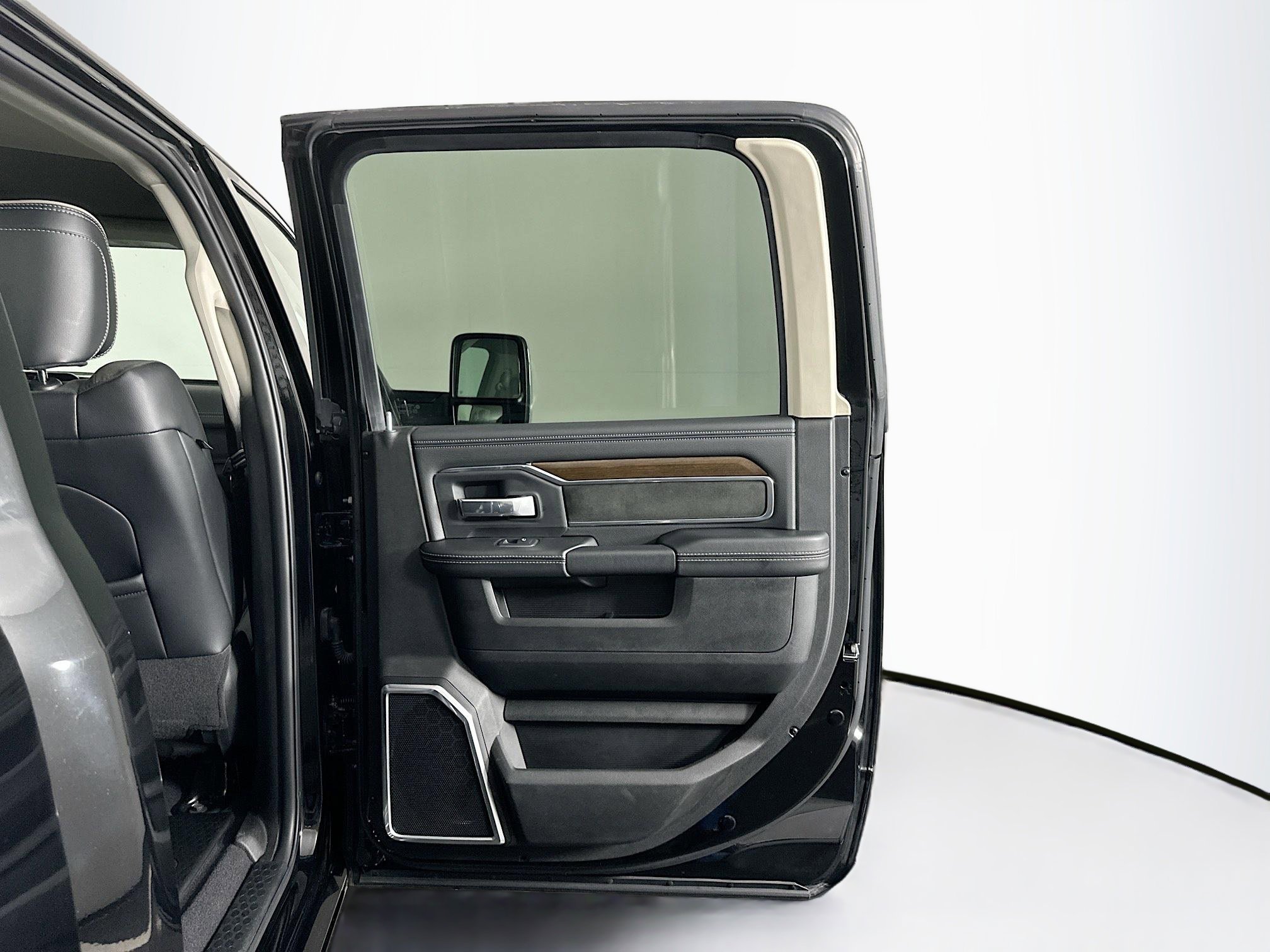 Used 2024 RAM 2500 Laramie w/ Safety Group image 31